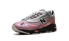 1000 "Pink Metallic Silver" M1000U