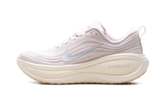 Vomero Plus WMNS "Silt Red Stardust" HV8154 605
