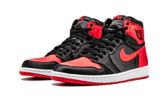 1 Retro High OG SE "Satin Banned"