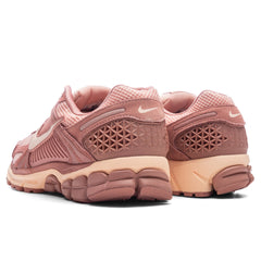 Zoom Vomero 5 - Red Stardust/Crimson Tint/Metallic Platinum