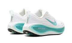 Vomero Plus WMNS"White/ Bleached Turquoise" HV8154 100