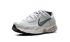 Zoom Vomero 5 WMNS"Light Silver Chrome" FN6742 001